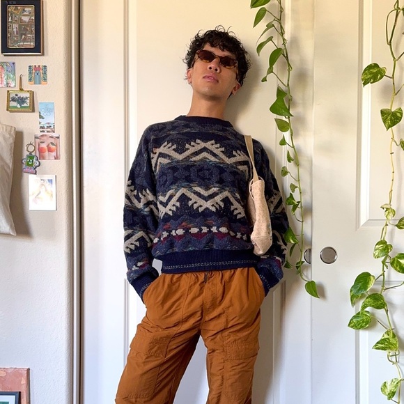 Vintage Navy Blue Wool-Blend Sweater - Picture 2 of 6